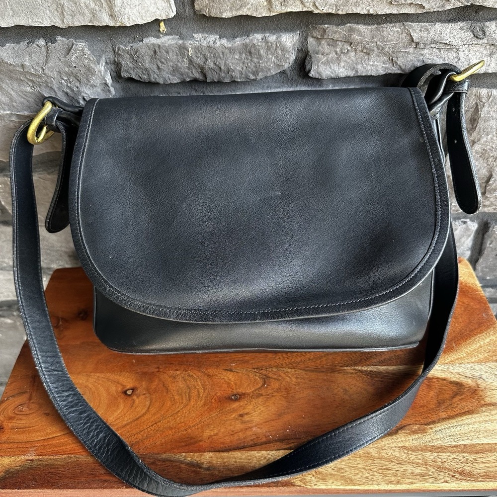 Vintage Coach Patricia Legacy Crossbody Black Leather Bag 4150